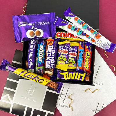 Panier-cadeau de boîte aux lettres de chocolat de Cadbury