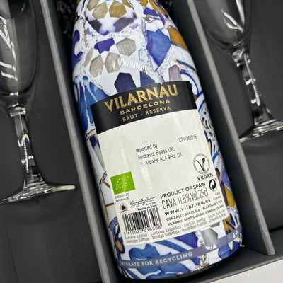 Vilarnau Brut Reserva Organic Vegan Cava Gaudi Sleeve 75cl with 2 x Champagne flutes in Luxury Presentation Box