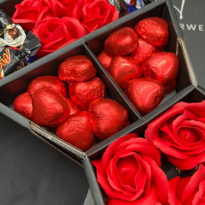 Bouquet de chocolats Signature Celebrations avec roses rouges