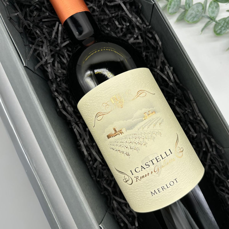 I Castelli Merlot, Pinot Grigio Rosé & Pinot Grigio Wine Trio Gift Set. Front of Merlot bottle.