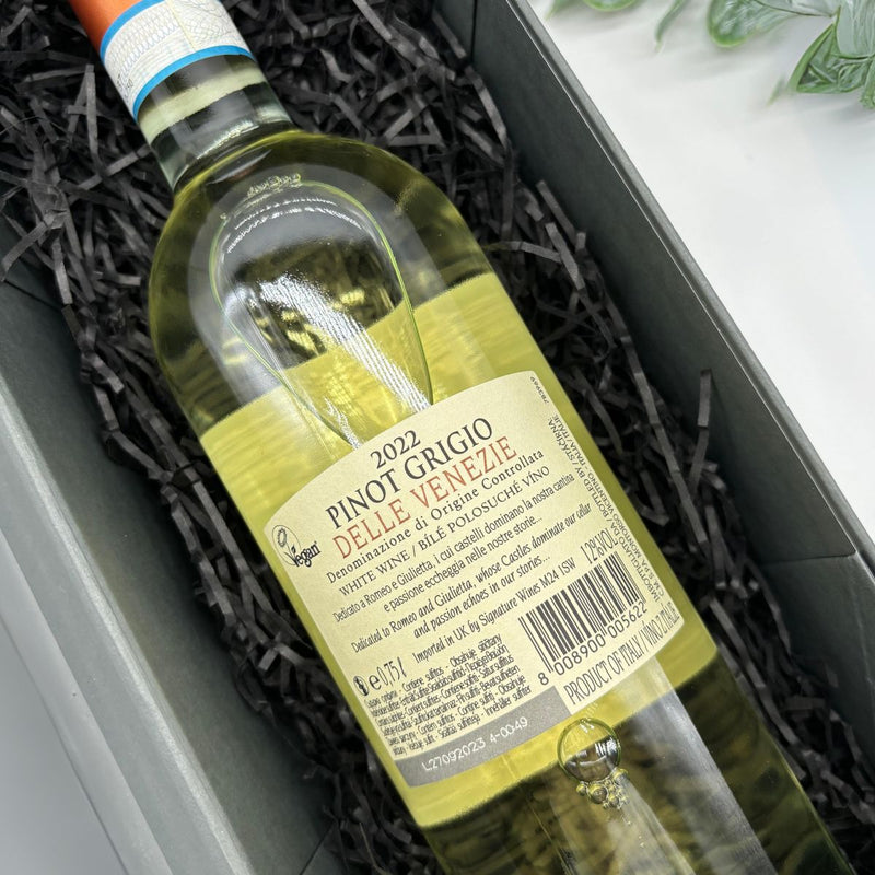I Castelli Merlot, Pinot Grigio Rosé & Pinot Grigio Wine Trio Gift Set. Back of Pinit Grigio Bottle.