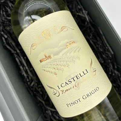 I Castelli Merlot, Pinot Grigio Rosé & Pinot Grigio Wine Trio Gift Set. Front of Pinot Grigio bottle.