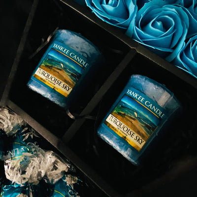 Lindt Lindor & Yankee Candle Signature Chocolate Bouquet With Blue Roses turquoise sky yankee candle votives