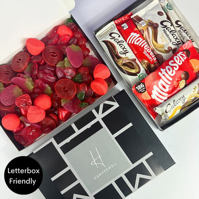 Coffret cadeau Red Sweets dans une boîte aux lettres