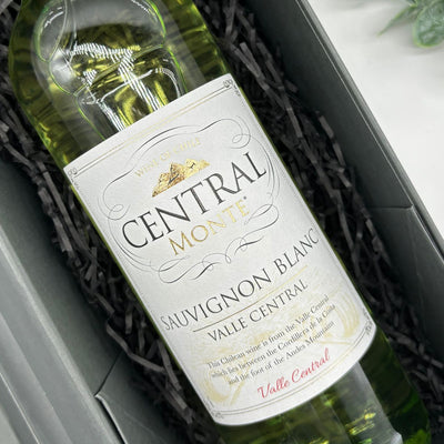 Central Monte Cabernet Sauvignon & Sauvignon Blanc Wine Duo Gift Set. Front of Sauvignon Blanc bottle.