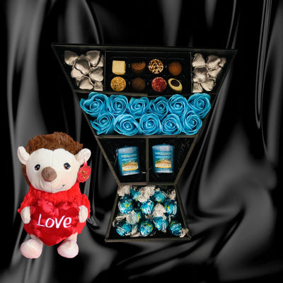 Lindt Lindor & Yankee Candle Signature Chocolate Bouquet With Blue Roses