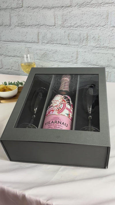Vilarnau Brut Reserva Rosado Organic Cava Gaudi Sleeve 75cl with 2 x Champagne flutes in Luxury Presentation Box