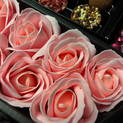 Yankee Candle Ultimate Gift Hamper With Pink Roses close up of stunning pink roses